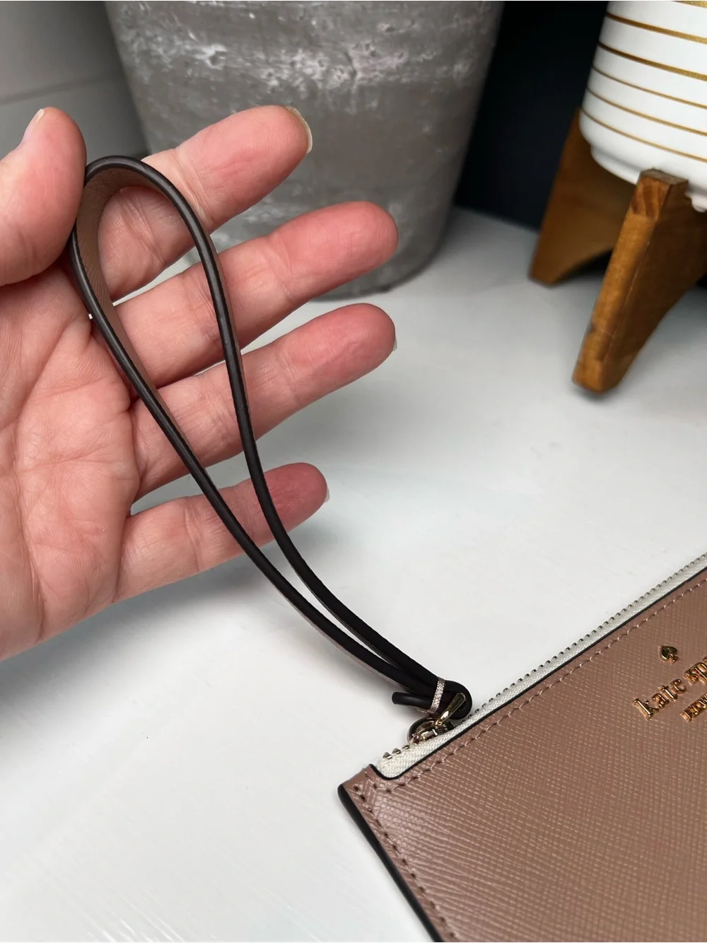 Kate Spade Colorblock Saffiano Wristlet Wallet Taupe Cream Gold Zip Classic